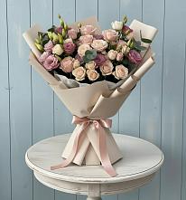 Букет цветов из:  Розы и Лизиантусы в Жучки