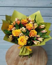 Букет цветов из:  Альстромерии и Розы в Жучки