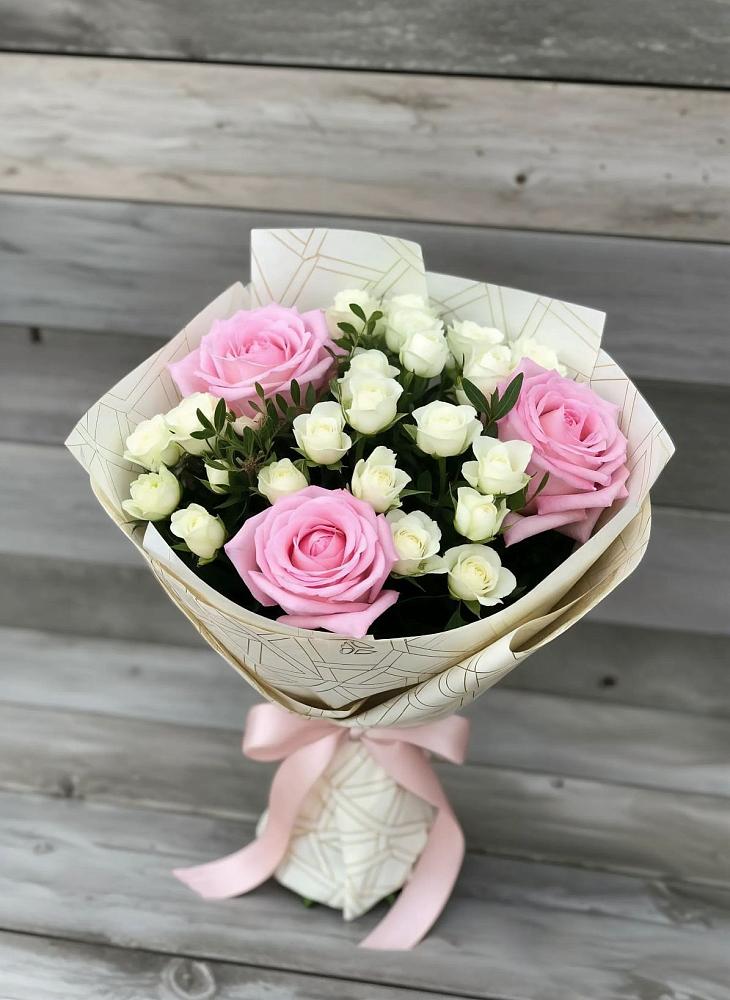 Букет цветов из: Розы в Жучки