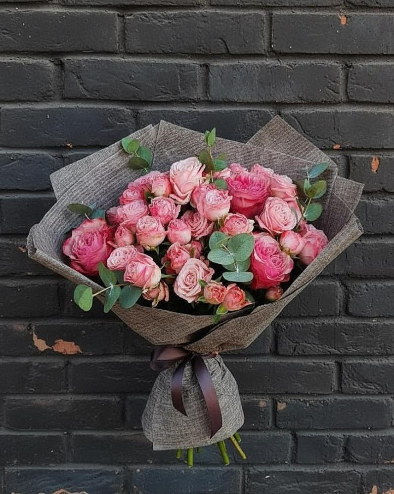 Букет цветов из: Розы в Жучки