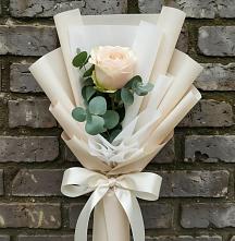 Букет цветов из:  Розы в Жучки