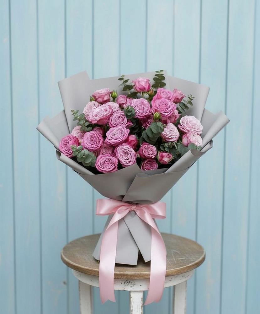 Букет цветов из: Розы в Жучки