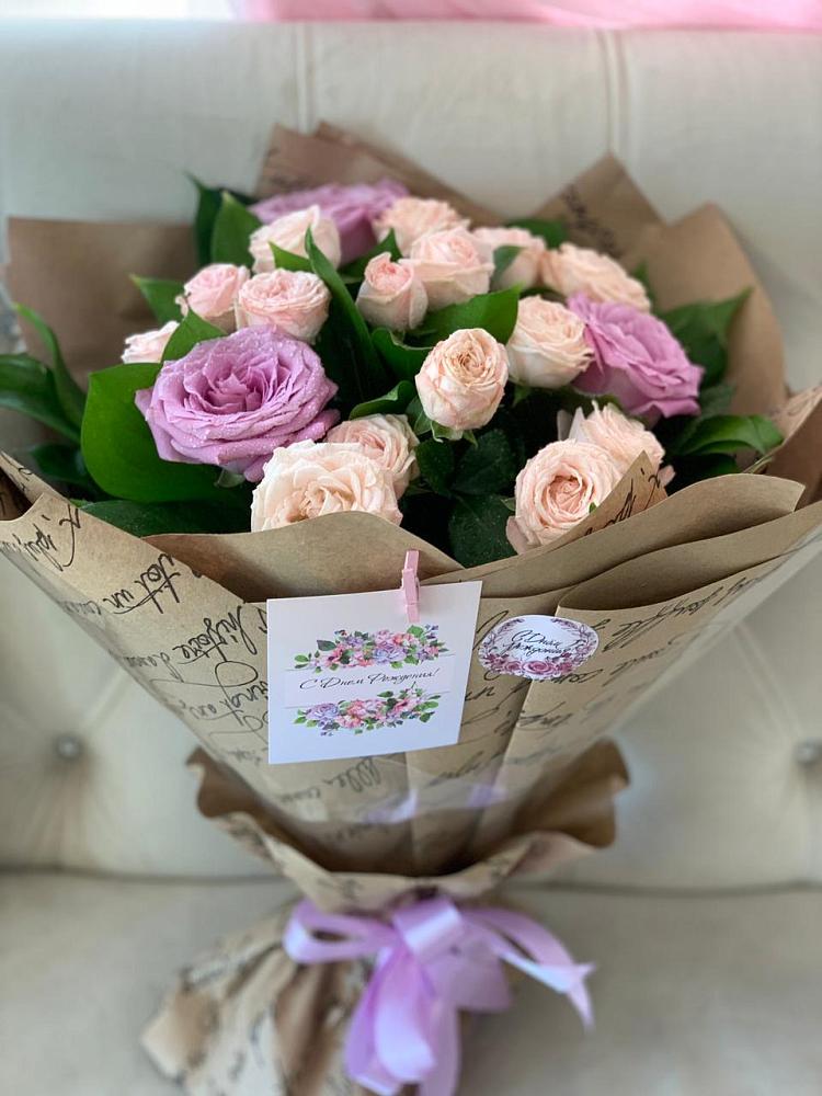 Букет цветов из: Розы в Жучки