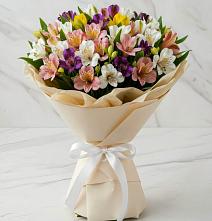 Букет цветов из:  Альстромерии в Жучки