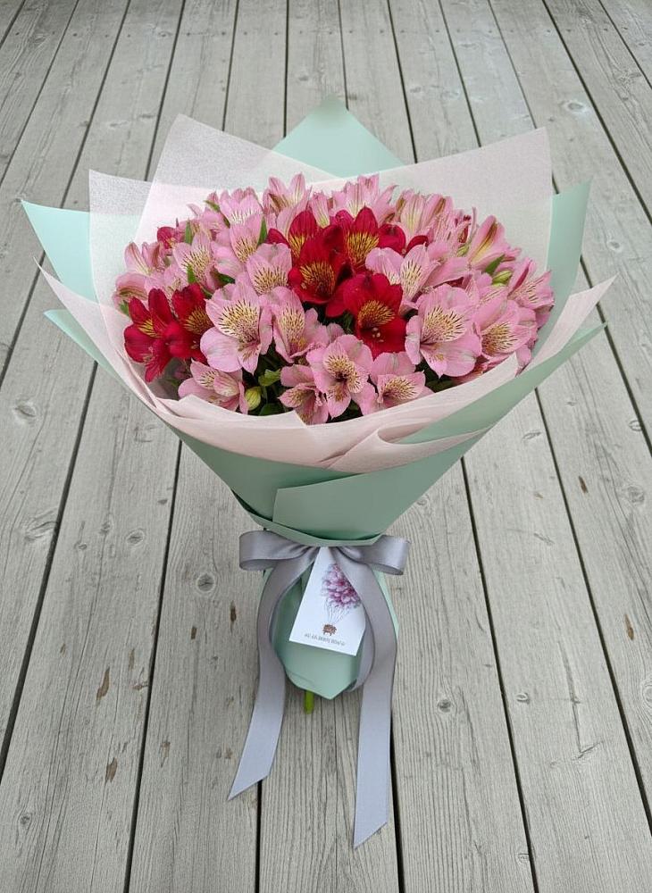 Букет цветов из: Альстромерии в Жучки