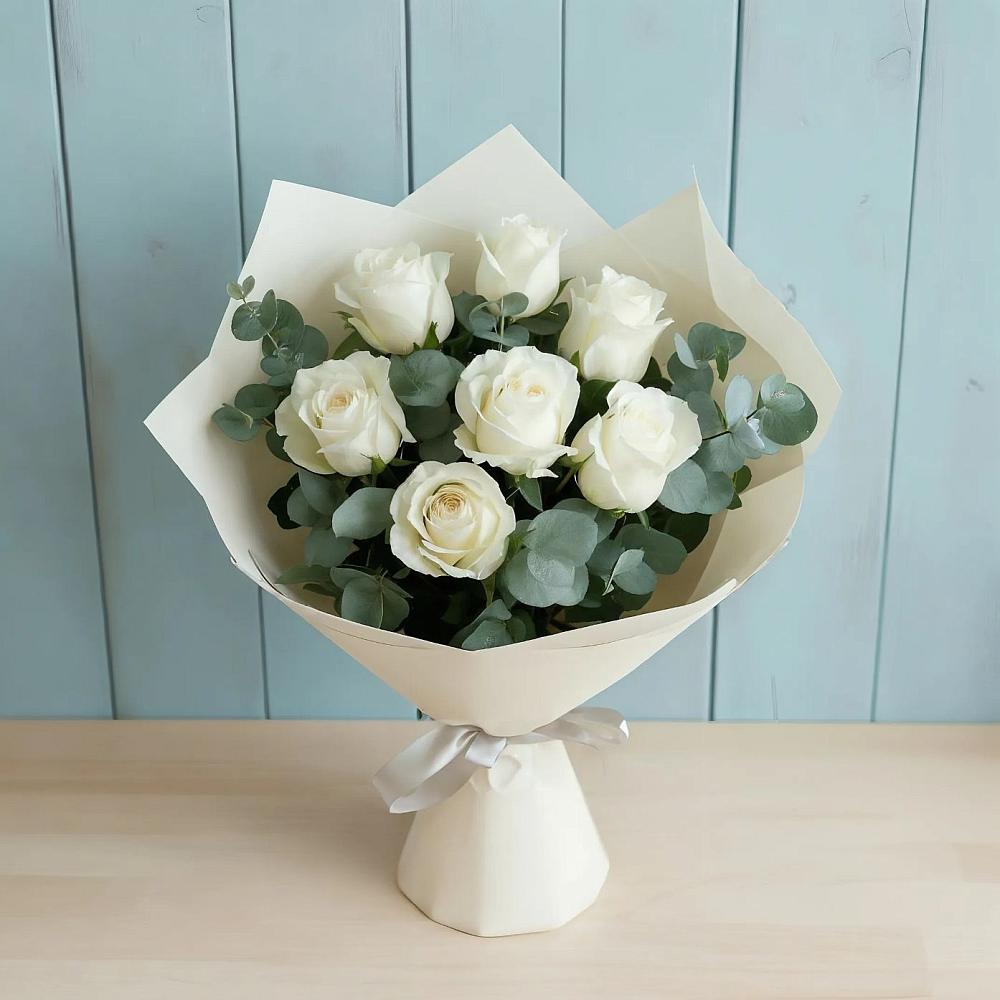 Букет Белые розы в Эвкалипте в Жучки