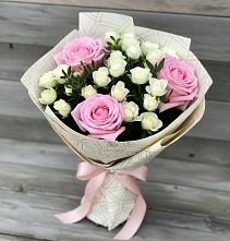 Букет цветов из:  Розы в Жучки