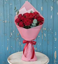 Букет цветов из:  Розы в Жучки