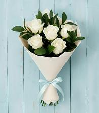 Букет цветов из:  Розы в Жучки