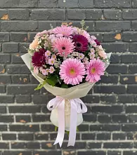 Букет цветов из:  Герберы и Хризантемы в Жучки