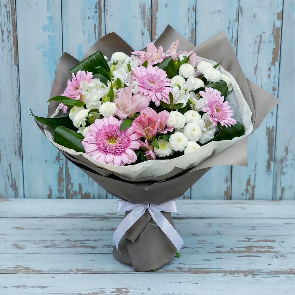Букет цветов из: Герберы, Альстромерии и Хризантемы в Жучки