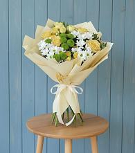 Букет цветов из:  Хризантемы и Розы в Жучки