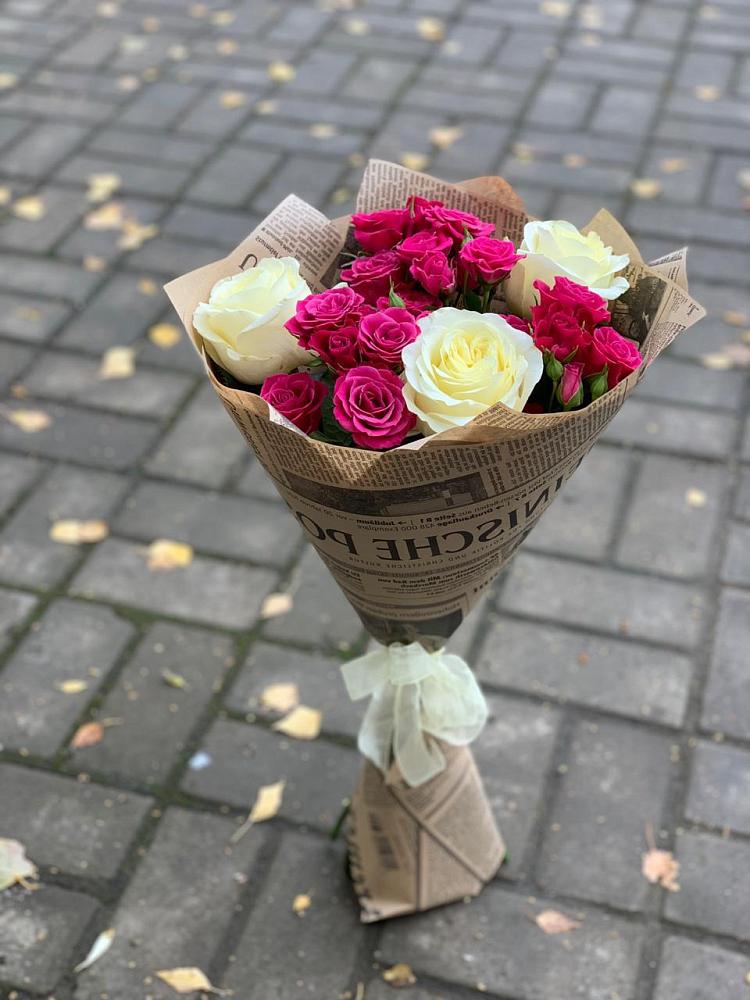 Букет цветов из: Розы в Жучки