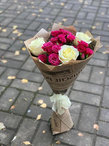 Букет цветов из: Розы в Жучки