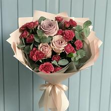 Букет цветов из:  Гвоздики и Розы в Жучки
