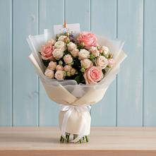 Букет цветов из:  Розы в Жучки