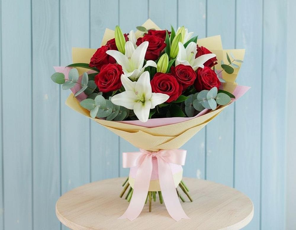 Букет цветов из: Лилии и Розы в Жучки